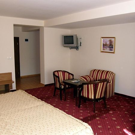 Hotel Center Apriltsi  Eksteriør billede