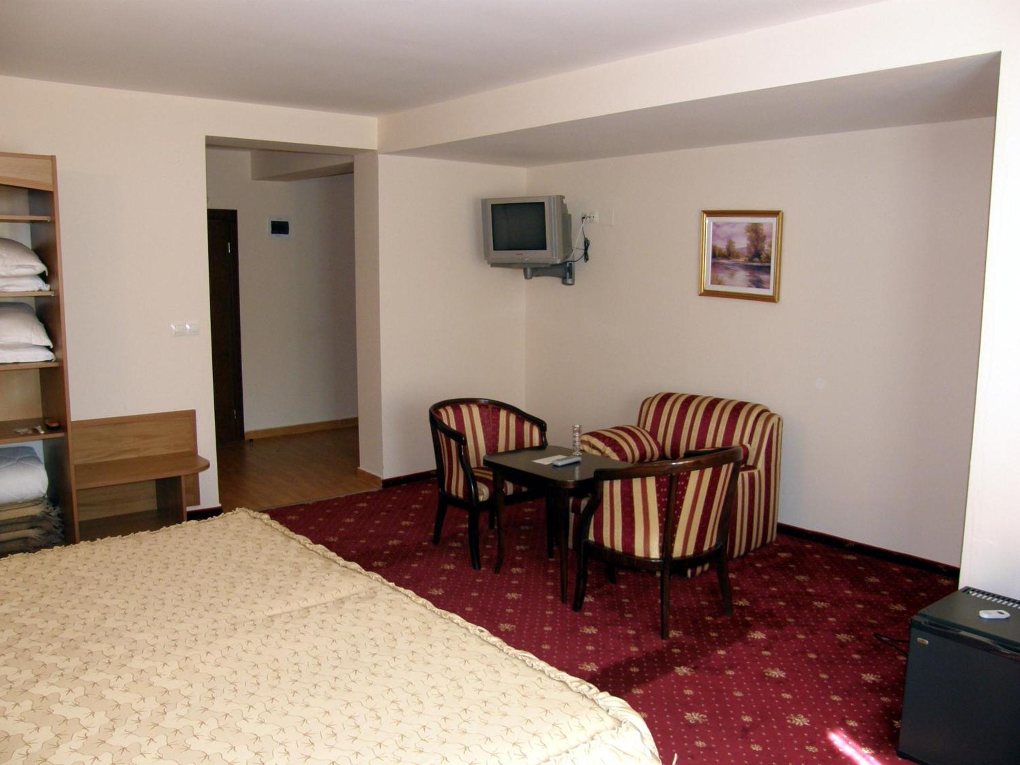 Hotel Center Apriltsi  Eksteriør billede
