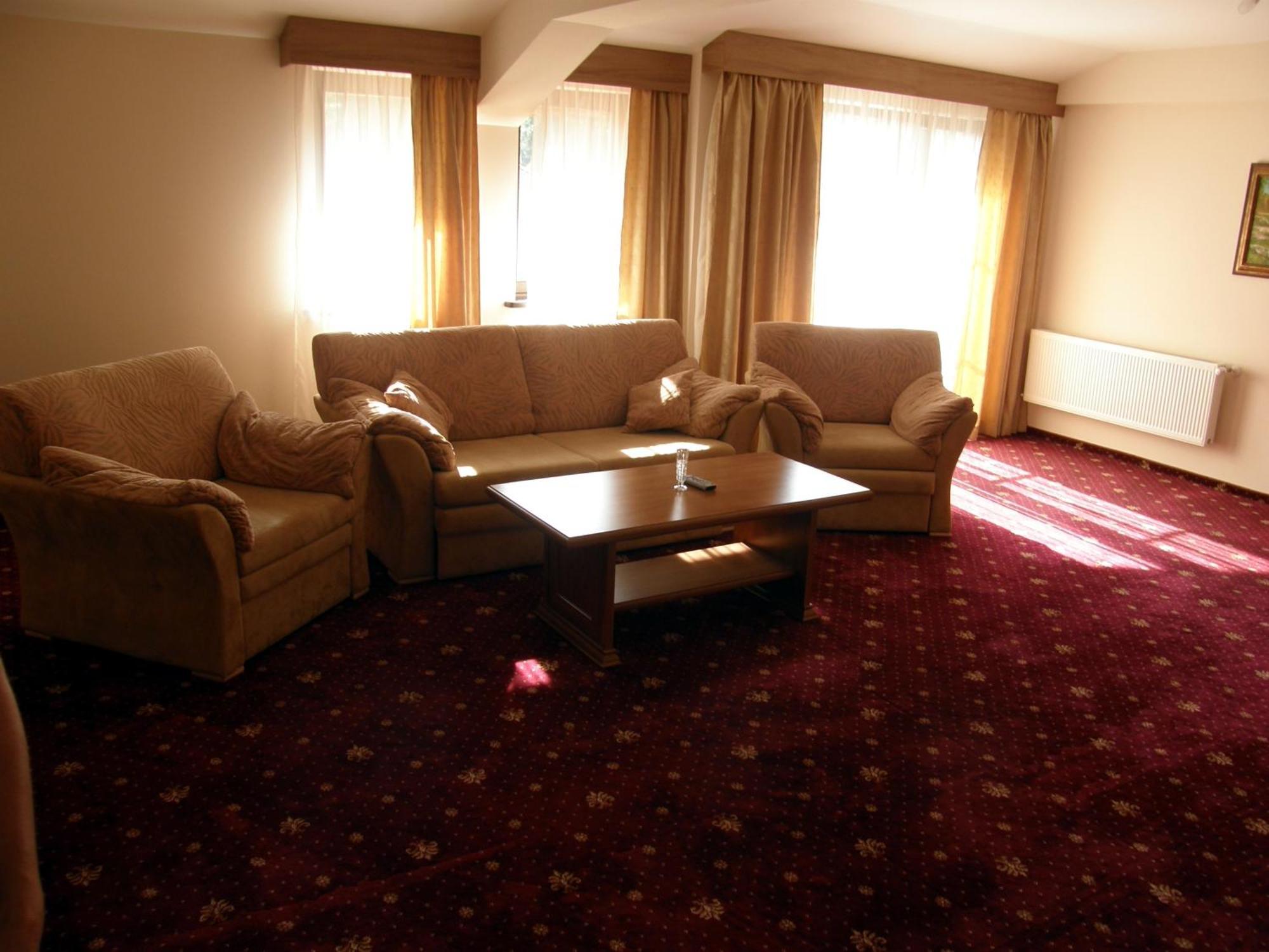 Hotel Center Apriltsi  Eksteriør billede