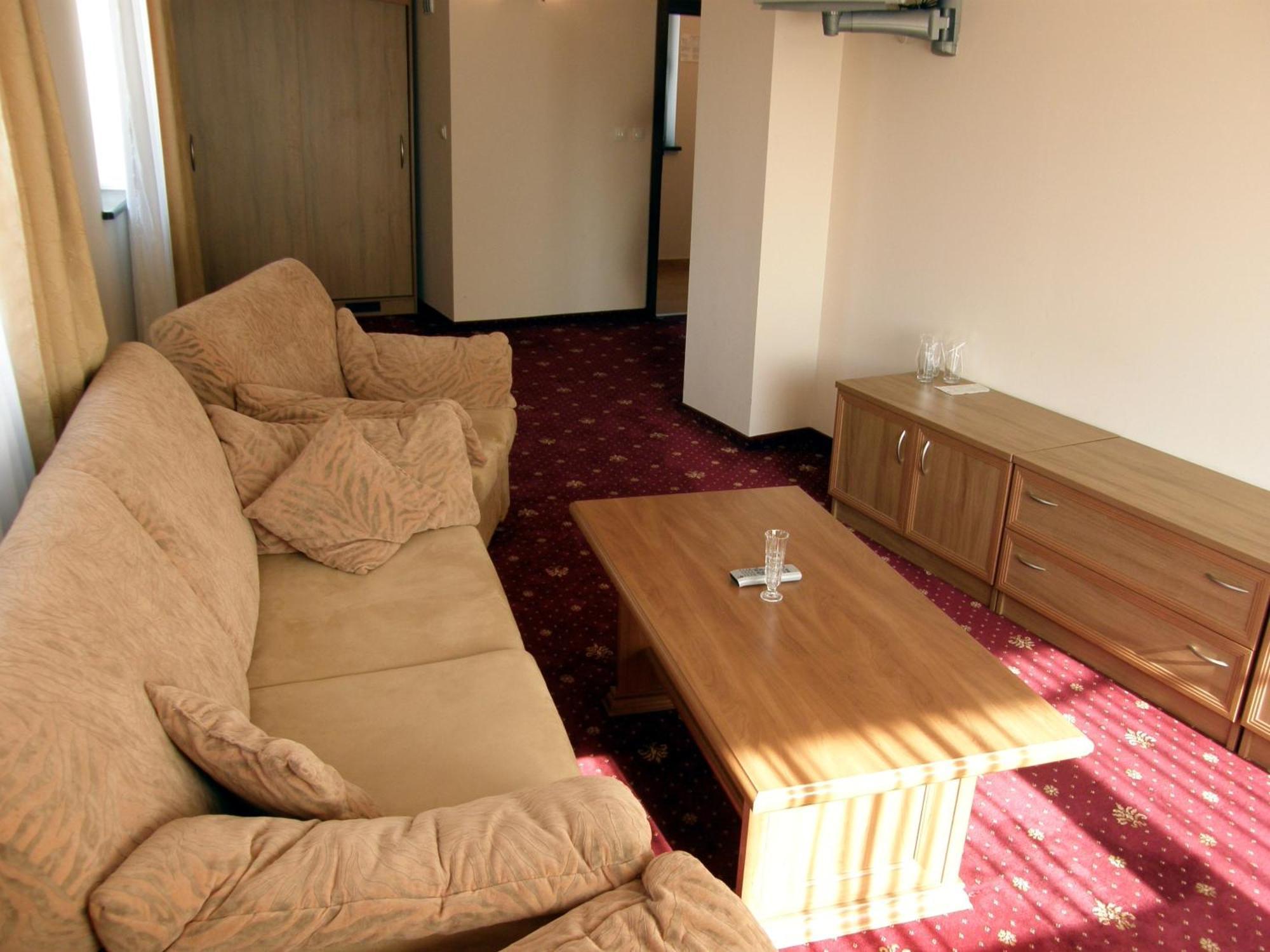 Hotel Center Apriltsi  Eksteriør billede
